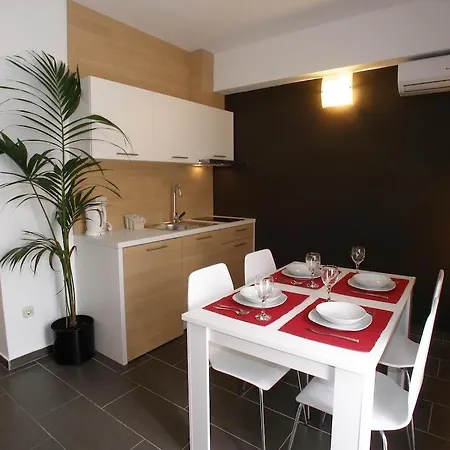 In With Balcony, Air Conditioning, Wifi Apartmán Vodice