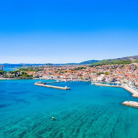 In With Balcony, Air Conditioning, Wifi Apartmán *