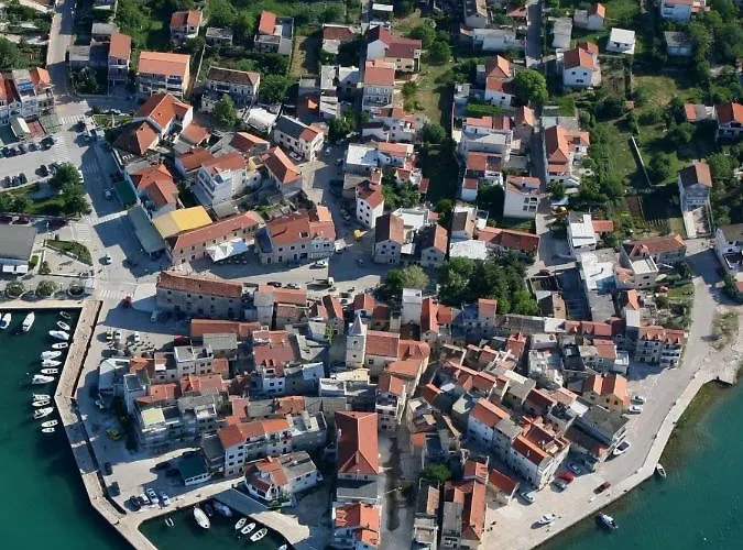 In With Balcony, Air Conditioning, Wifi * Водице