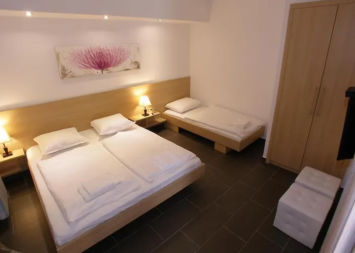 דירה In With Balcony, Air Conditioning, Wifi